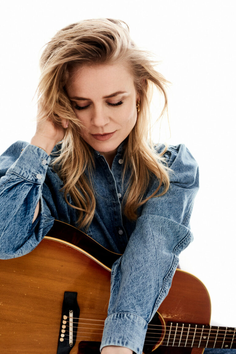 Iconic Culture - 3. credits by paul bellaart